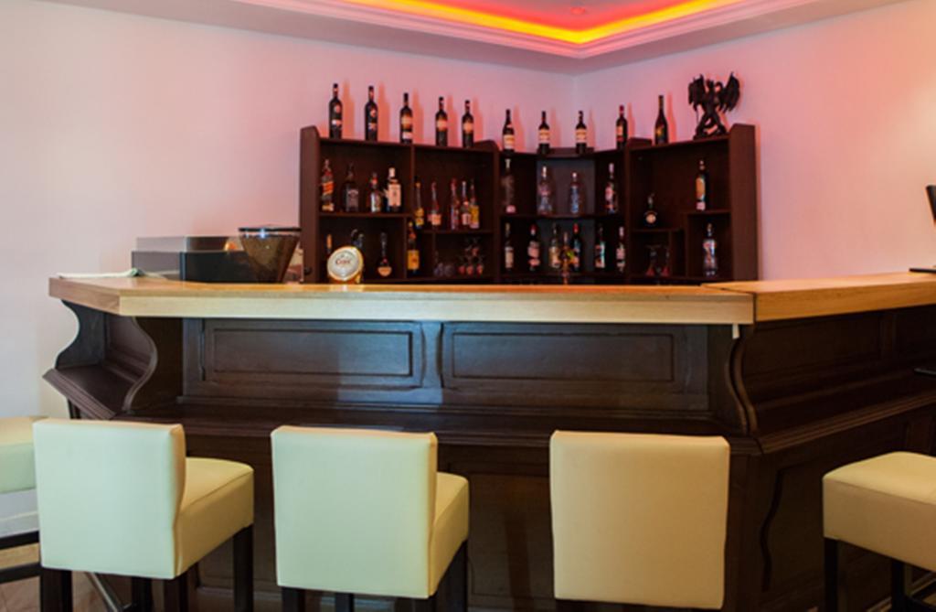 Hotel Rex Segesvár Kültér fotó
