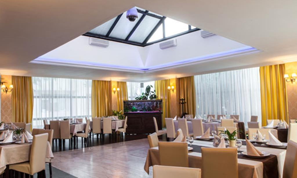Hotel Rex Segesvár Kültér fotó
